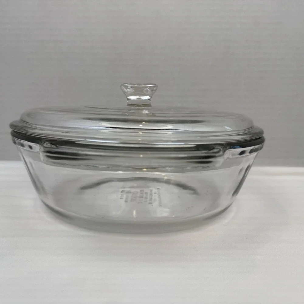 Anchor Hocking Glass Casserole Dish w/ Lid 1.5 Quart Ovenware 8.25in Clear